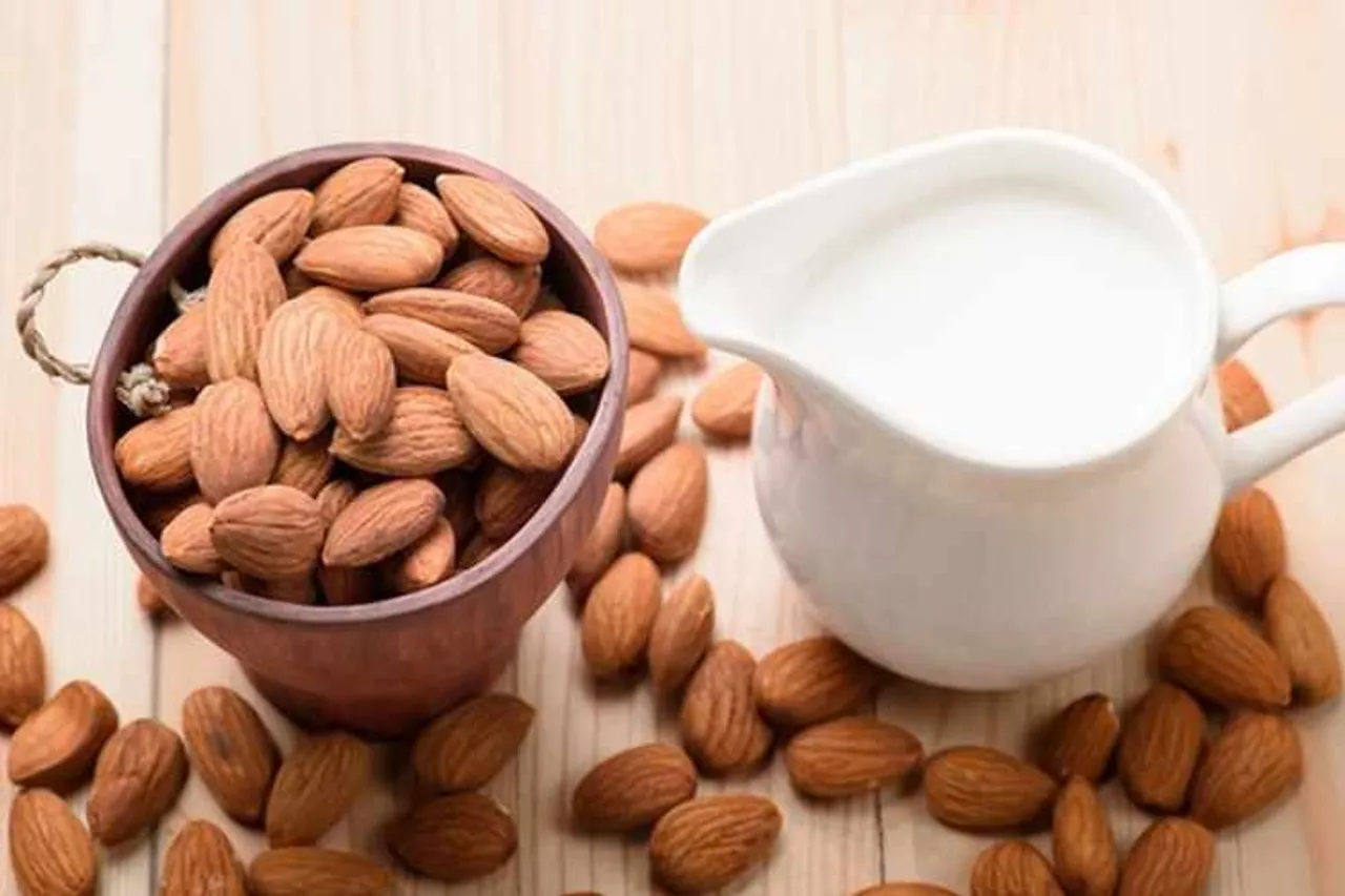 Almonds, face, skin treatment, பாதாம்,மாஸ்க், சருமம்,பராமரிப்பு