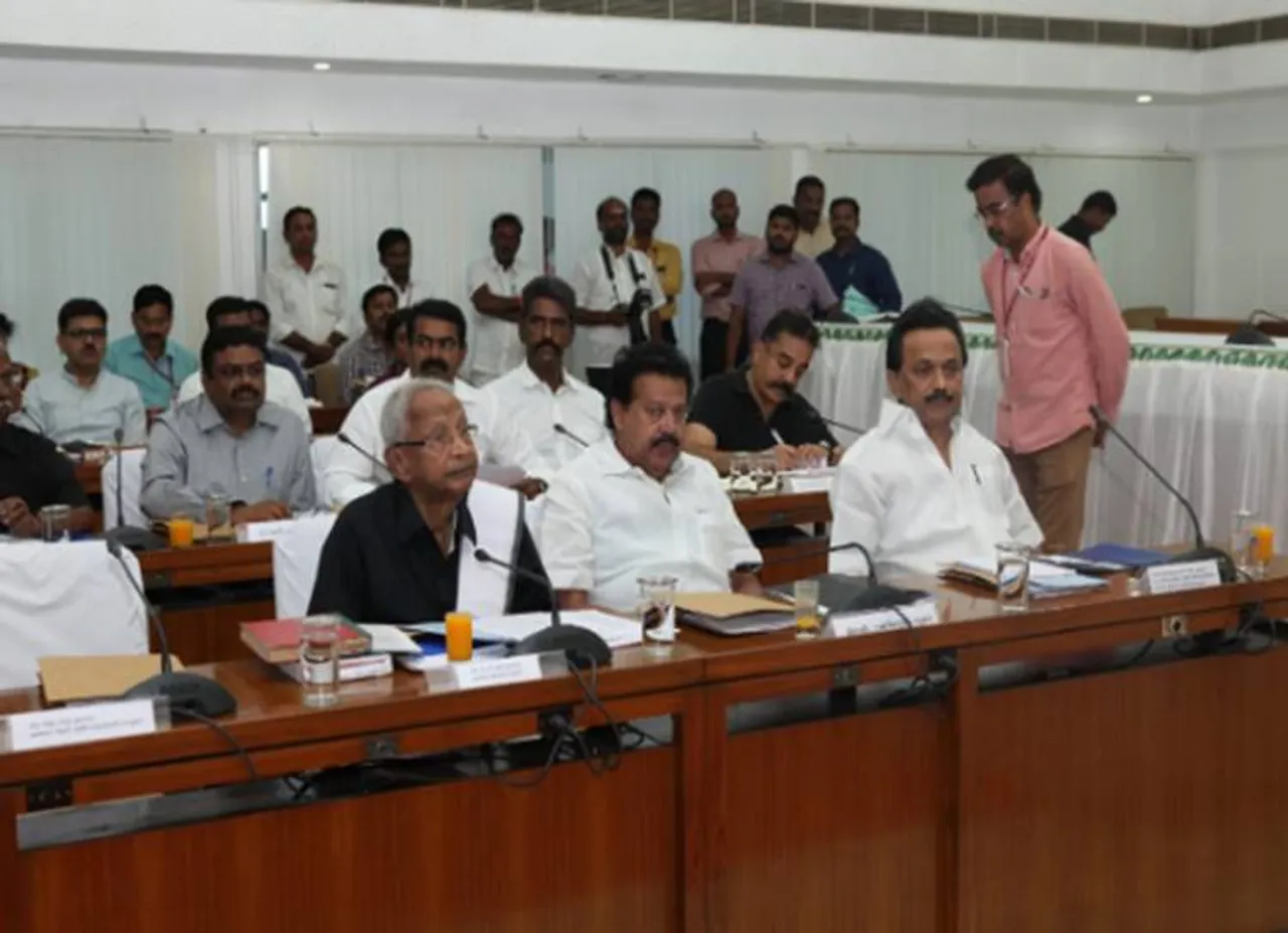 10 சதவிகித இட ஒதுக்கீடு விவகாரம்... பெரும்பாலான கட்சிகள் எதிர்ப்பு! என்ன செய்யப் போகிறது எடப்பாடி அரசு?