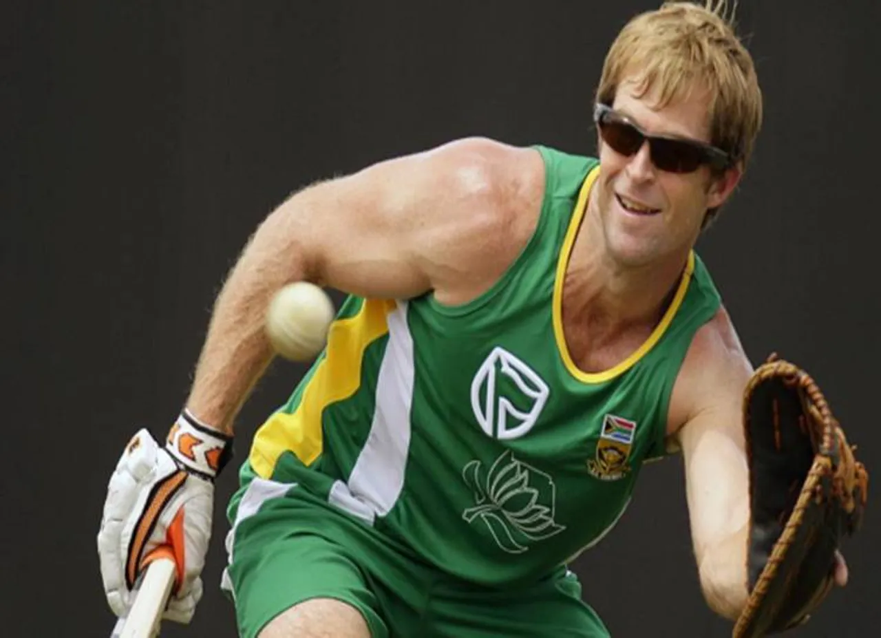 Jonty Rhodes applies for Indian cricket team fielding coach - ஊர்வன.. தாவுவன... பறப்பன...! இந்திய ஃபீல்டிங் பயிற்சியாளர் பதவிக்கு விண்ணப்பித்த ஜாண்டி ரோட்ஸ்!