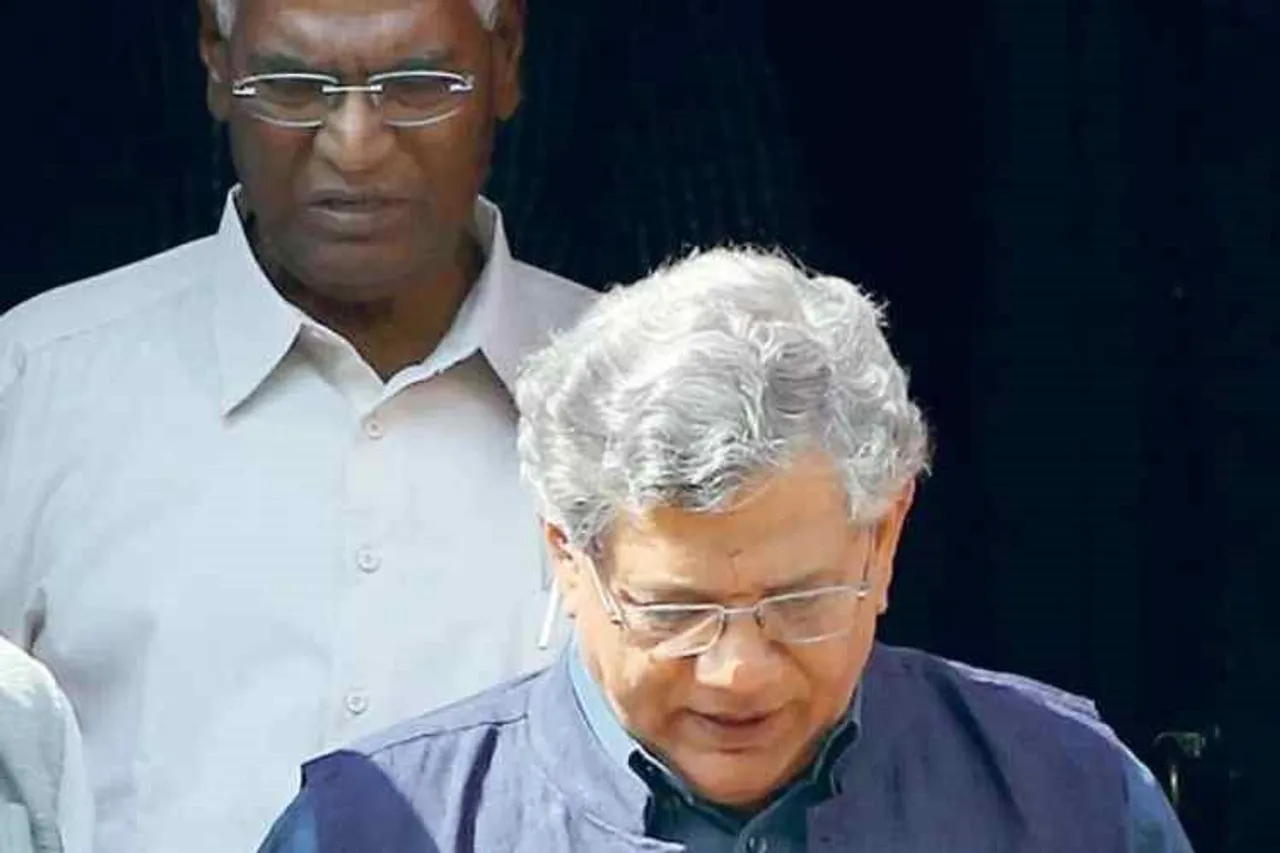 sitaram yechury, d raja, cpi, cpm, srinagar airport, சீதாராம் யெச்சூரி, டி.ராஜா, இந்திய கம்யூனிஸ்ட் கட்சி, மார்க்சிஸ்ட் கம்யூனிஸ்ட் கட்சி, jammu and kashmir, sitaram yechury detained