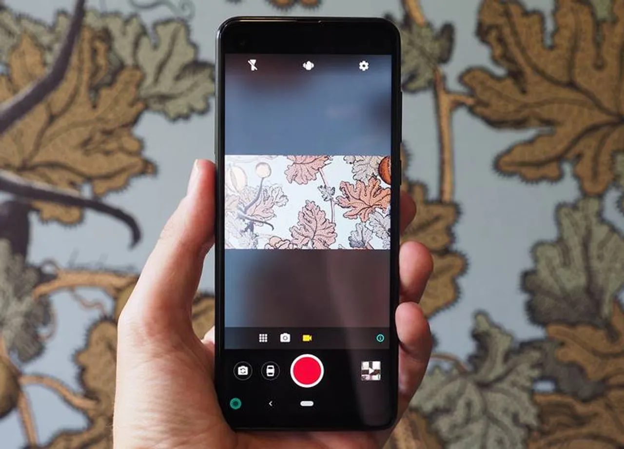 117 degree wide angle camera smartphone Motorola One Action features, Motorola one action specifications, price, launch, availability