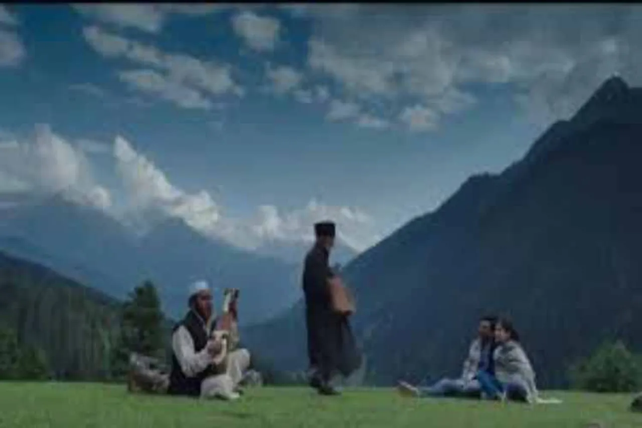 Jammu and kashmir,Tourism,Tourism Industry, Tourism and Local Culture