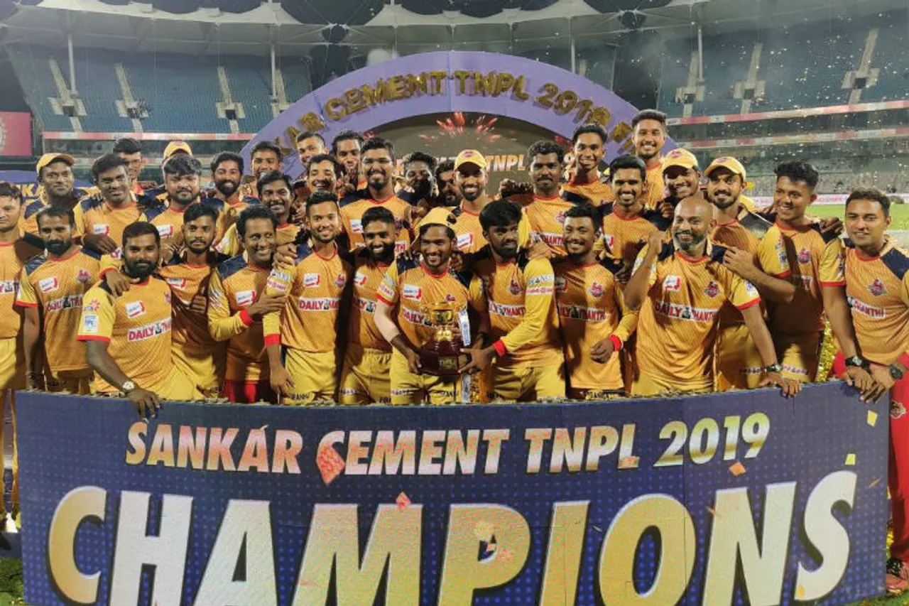 கனவு நிஜமானது... சொந்த மைதானத்தில் 2 ஆவது முறையாக சாம்பியன் பட்டத்தை வென்ற சேப்பாக் சூப்பர் கில்லீஸ்!