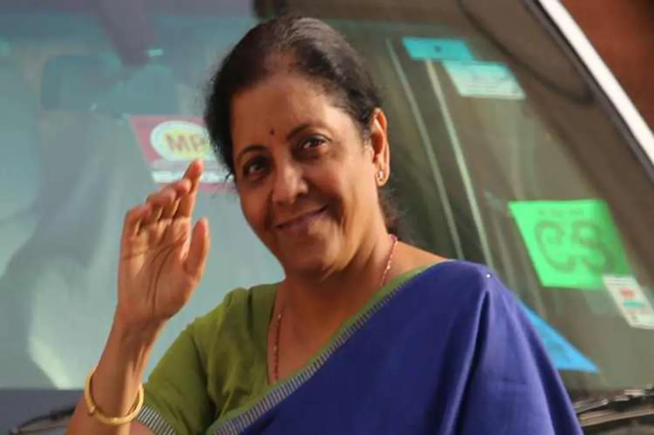 நிர்மலா சீதாராமன் அதிரடி: மிகப் பெரிய அளவில் பொதுத்துறை வங்கிகள் இணைக்கப்பட்டன
