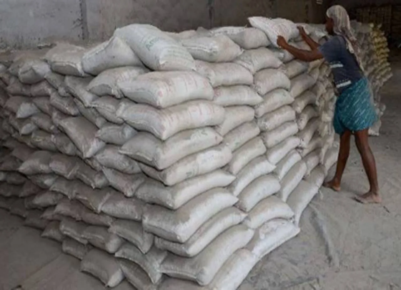 chennai high court about cement price tn govt - சிமெண்ட் விலை குறையுமா? - தமிழக அரசு பரிசீலித்து முடிவெடுக்க உயர்நீதிமன்றம் உத்தரவு