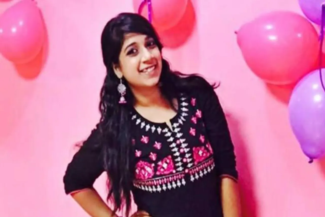 subashri death banner accident subashri father claims 1 crore chennai high court - பேனர் விபத்து - ஒரு கோடி இழப்பீடு கேட்டு சுபஸ்ரீ தந்தை ஐகோர்ட்டில் மனு