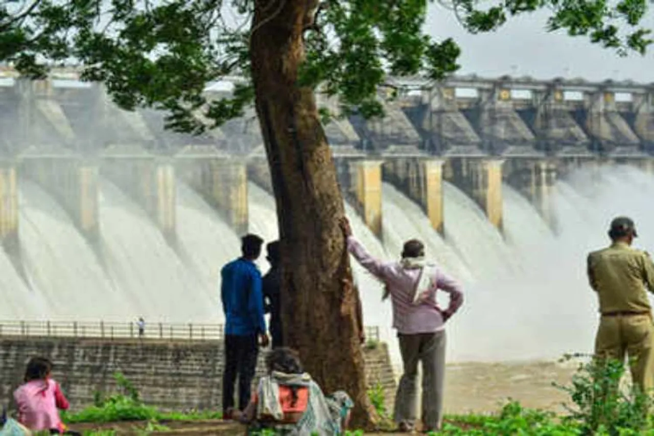 pambaru dam Selfie - 4 members die