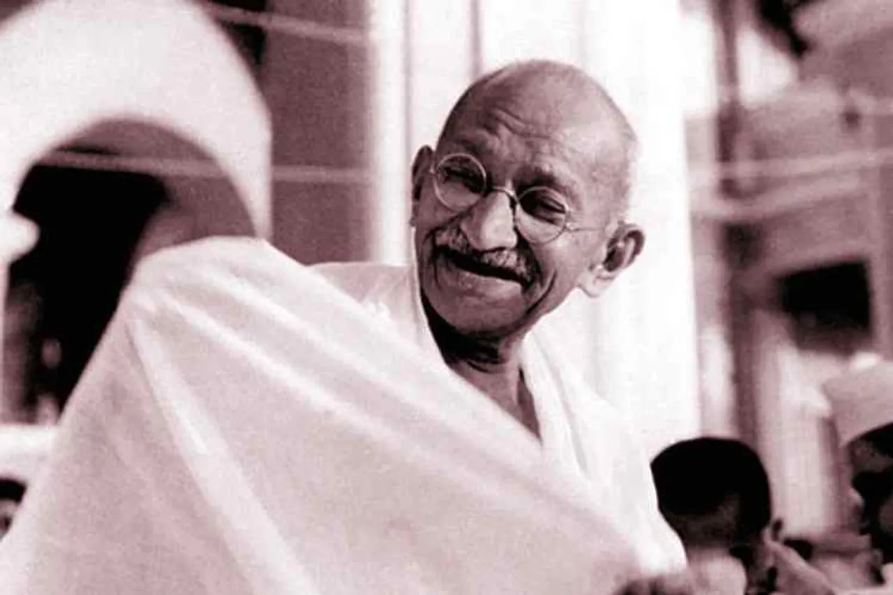 mahatma gandhi, gandhiji, mahatma gandhi suicide, bapu suicide, gujarat school exam shocker, gujarat shocker, gujarat school exams, gujarat school exam shocker, gujarat, education news, indian express, indian express news, மகாத்மா காந்தி, மகாத்மா காந்தி தற்கொலை, 9ம் வகுப்பு, கேள்வித்தாள், குஜராத் பாடத்திட்டம், சர்ச்சை, குஜராத்தில் மது விற்பனை, சட்டவிரோத மதுவிற்பனை