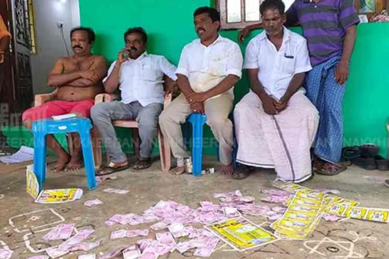 Nanguneri, People of Ambalam village roundup DMK MLA K S Saravanakumar, DMK MLA K S Saravanakumar attacked by villagers, நாங்குநேரி இடைத்தேர்தல், திமுக எம்.எல்.ஏ கே எஸ் சரவணகுமார் மீது தாக்குதல், பறக்கும்படை ரூ.2.78 லட்சம் பணம் பறிமுதல், Nanguneri by-election, DMK, Congress, AIADMK, Seize Rs 2.78 lakhs cash, K S Saravanakumar complained on villagers