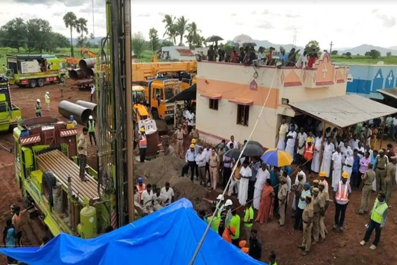Surjith Borewell Rescue Operation : 1200 குதிரை திறன் கொண்ட அட்வான்ஸ் போர்வெல் - கடைசி நம்பிக்கையில் அதிகாரிகள்