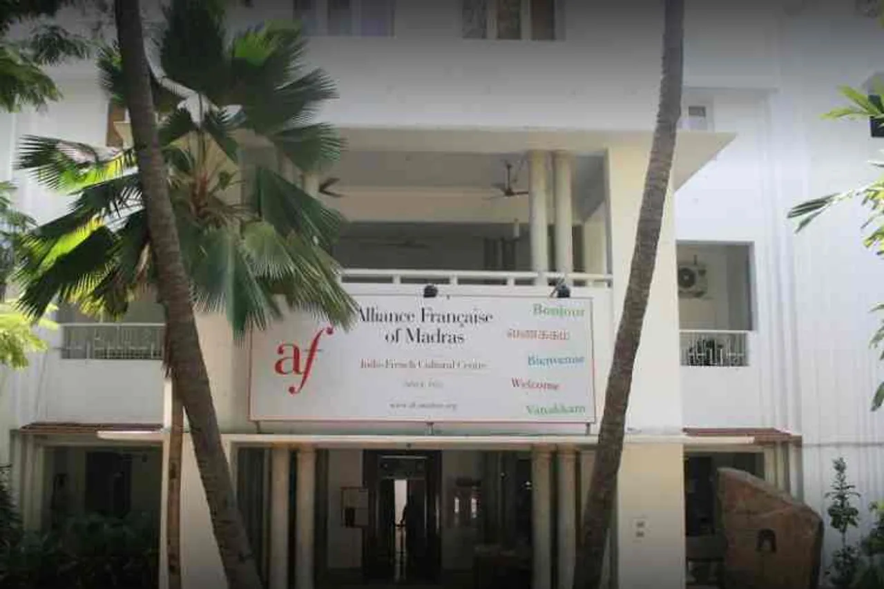 Alliance Francaise in Chennai, French mini Musical play, Jean-Paul Alègre, Les Cinq Dits des Clowns au Prince plaey, அலைன்ஸ் பிரான்ஸிஸ், சென்னை, பிரெஞ்சு இசை நாடகம், Modern Play director R Amarendran, French play