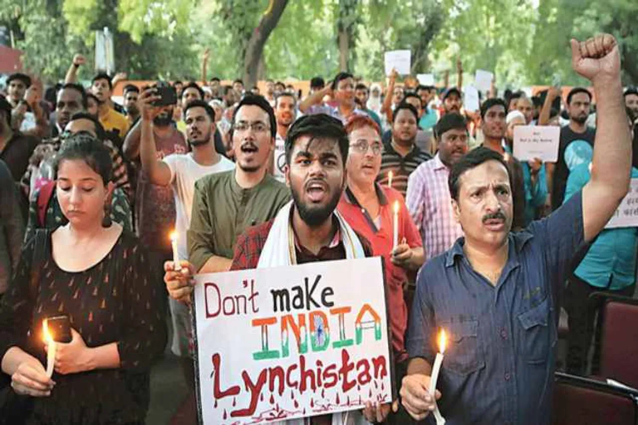 wardaw university revokes six student Expulosion order ; வர்தா பல்கலைக்கழகம்