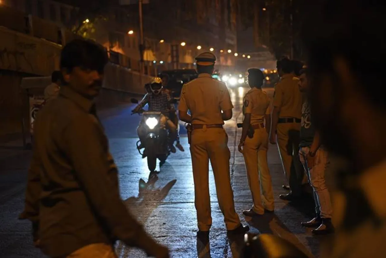 Chidambaram policemen harass couple transferred,