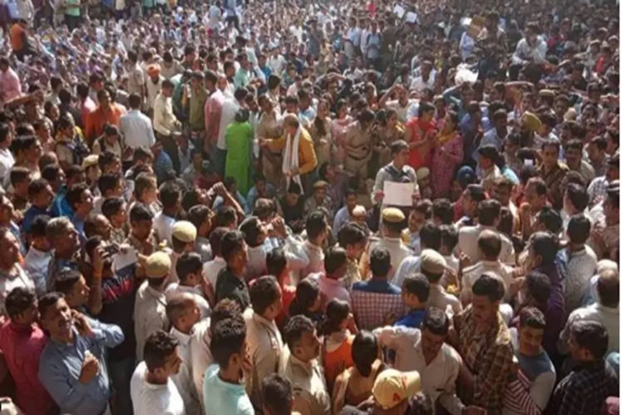 Delhi Police end protests as senior cop assures grievances will be addressed - முடிவுக்கு வந்த டெல்லி போலீஸாரின் 11 மணி நேர போராட்டம்