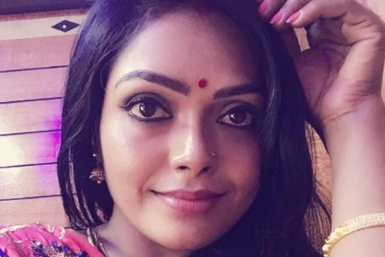 tv serial actress jayalakshmi vijay tv sun tv bjp - 2018ல் ஆபாச வாட்ஸ் அப் மெசேஜ்.... 2019ல் பாஜகவில் ஐக்கியம்! - டிவி நடிகை ஜெயலட்சுமி தான் ரியல் 'சிங்கப் பெண்'