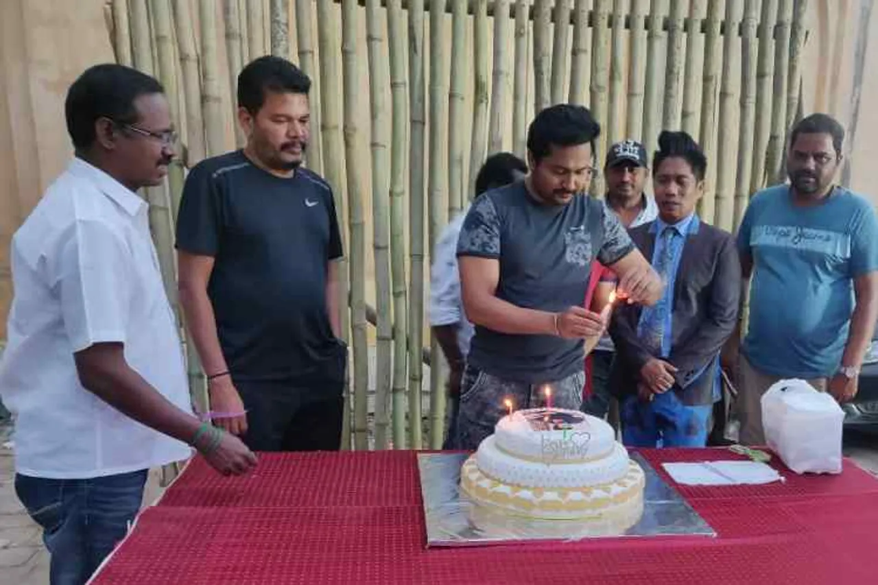 Bobby Simha, Bobby Simha is playing in Indian 2, பாபி சிம்ஹா, இந்தியன் 2, கமல்ஹாசன், இயக்குனர் ஷங்கர், Bobby Simha birthday celebration in indian 2 set, Indian 2, Kamal Haasan, director shankar