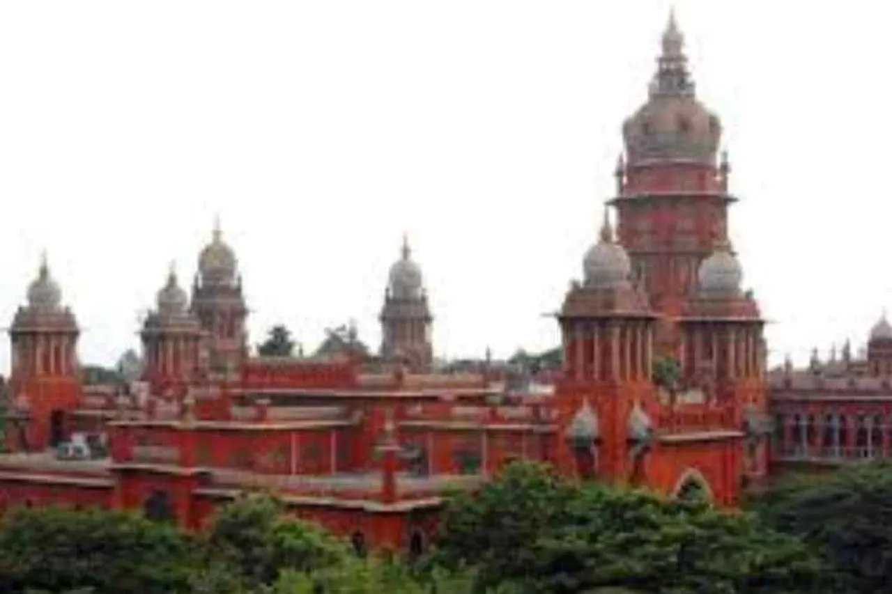 chennai high court issued warrant against kanchipuram district collector - நீதிமன்ற அவமதிப்பு வழக்கு - காஞ்சிபுரம் மாவட்ட ஆட்சியருக்கு எதிராக வாரண்ட் பிறப்பித்து உத்தரவு