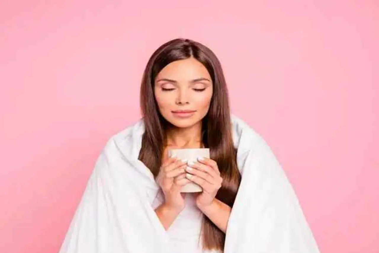 caffeine, sleep, sleeping problems,இளநீர், பால், பாதாம் பால், கெமோமில் தேநீர், வாழைப்பழம் ஷேக், insomnia, sleeplessness, sleep drinks, sleep aid drinks, தூக்கமின்மைக்கு தீர்வு, தூங்குவதற்கு குடிக்க வேண்டிய பானங்கள், இயற்கை பானங்கள், top drinks, good night drinks, best natural drinks, milk, almond milk, chamomile tea, coconut tea, coconut water, banana smoothie