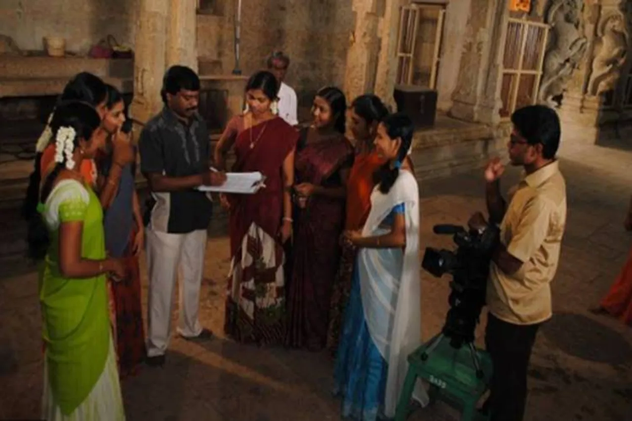 சீரியலையே லைவாக எடுத்த ஒரே நாயகன்! - டிவி சேனல்கள் கொண்டாடும் 'Satellite Star' திருமுருகன்