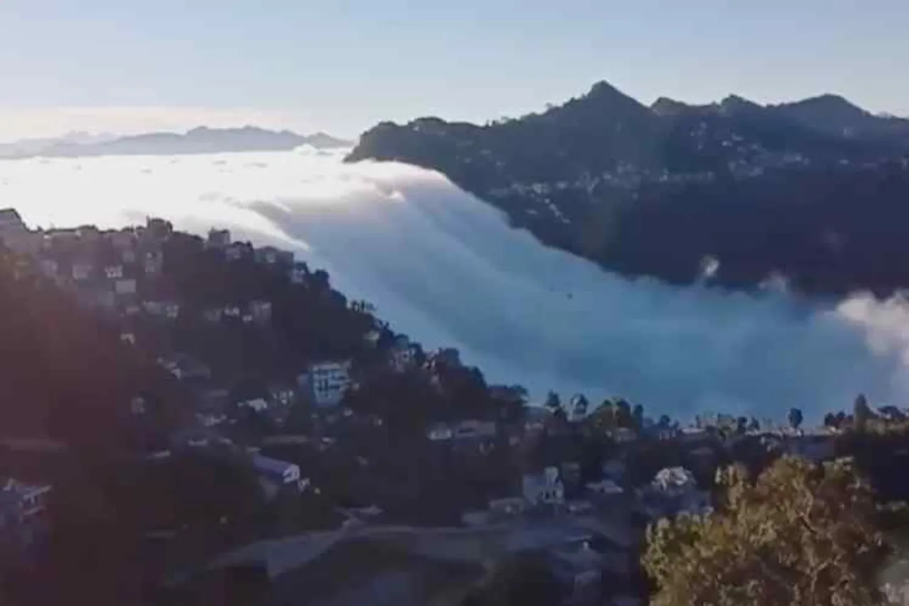 The magic of nature, water falls video viral, இயற்கையின் மாயாஜாலம் வீடியோ, இயற்கை வீடியோ வைரல், mizoram water falls video viral, A procession of clouds viral vidieo, amazing nature video viral