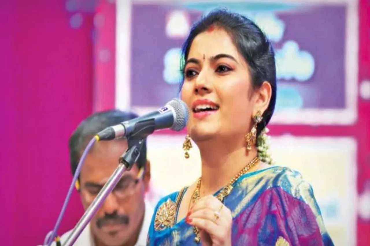 mahanadhi fame shobana filed case in chennai high court - 'எனது கந்த சஷ்டி கவசம் ஆல்பத்தை இணையதளத்தில் வெளியிடக் கூடாது' - 'மகாநதி' பட புகழ் ஷோபனா வழக்கு