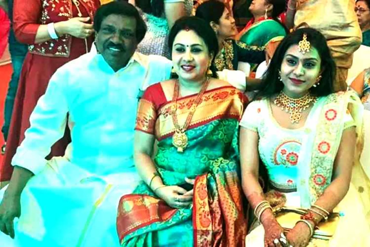 Pushpavanam Kuppusamy, singer Pushpavanam Kuppusamy, புஷ்பவனம் குப்புசாமி, Folksong singer Pushpavanam Kuppusamy, Pushpavanam kuppusamy - Anitha Kuppusamy couple, புஷ்பவனம் குப்புசாமி மகள் பல்லவி, புஷ்பவனம் குப்புசாமி மகள் காணவில்லை, Pushpavanam Kuppusamy daughter missing, Pushpavanam Kuppusamy daughter missing police complaint police complaint, Pushpavanam Kuppusamy daughter pallavi, Pushpavanam Kuppusamy daughter pallavi denied this news