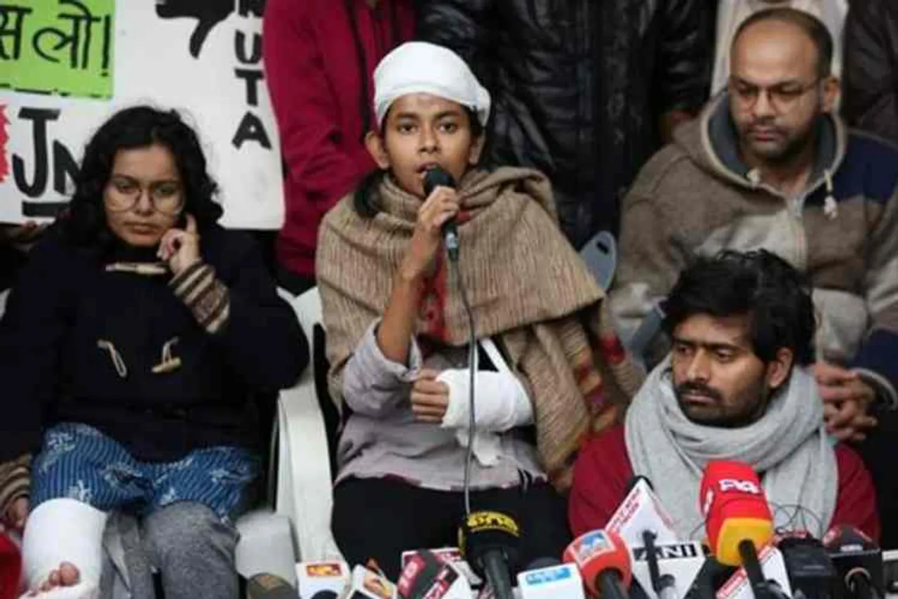 jnu, jnu violence, aishe ghosh, jnusu, ஜே.என்.யு, ஜே.என்.யு வன்முறை, jnusu president, jnu students union, மாணவர் சங்கத் தலைவர் அய்ஷி கோஷ், abvp, delhi news, indian express, rss, delhi news