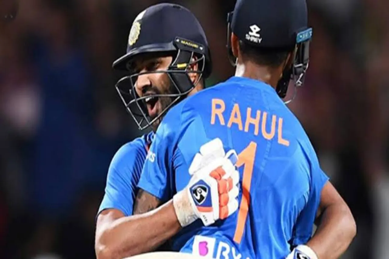 மேட்ச் பார்த்த ஒவ்வொரு ரசிகனையும் விசிலடிக்க வைத்த ரோஹித்! - ஸ்பெஷல் புகைப்படங்கள்