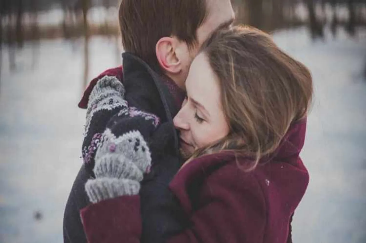 hugs, hugging, benefits of hugging, mental health, physical health, indian express, indian express news,