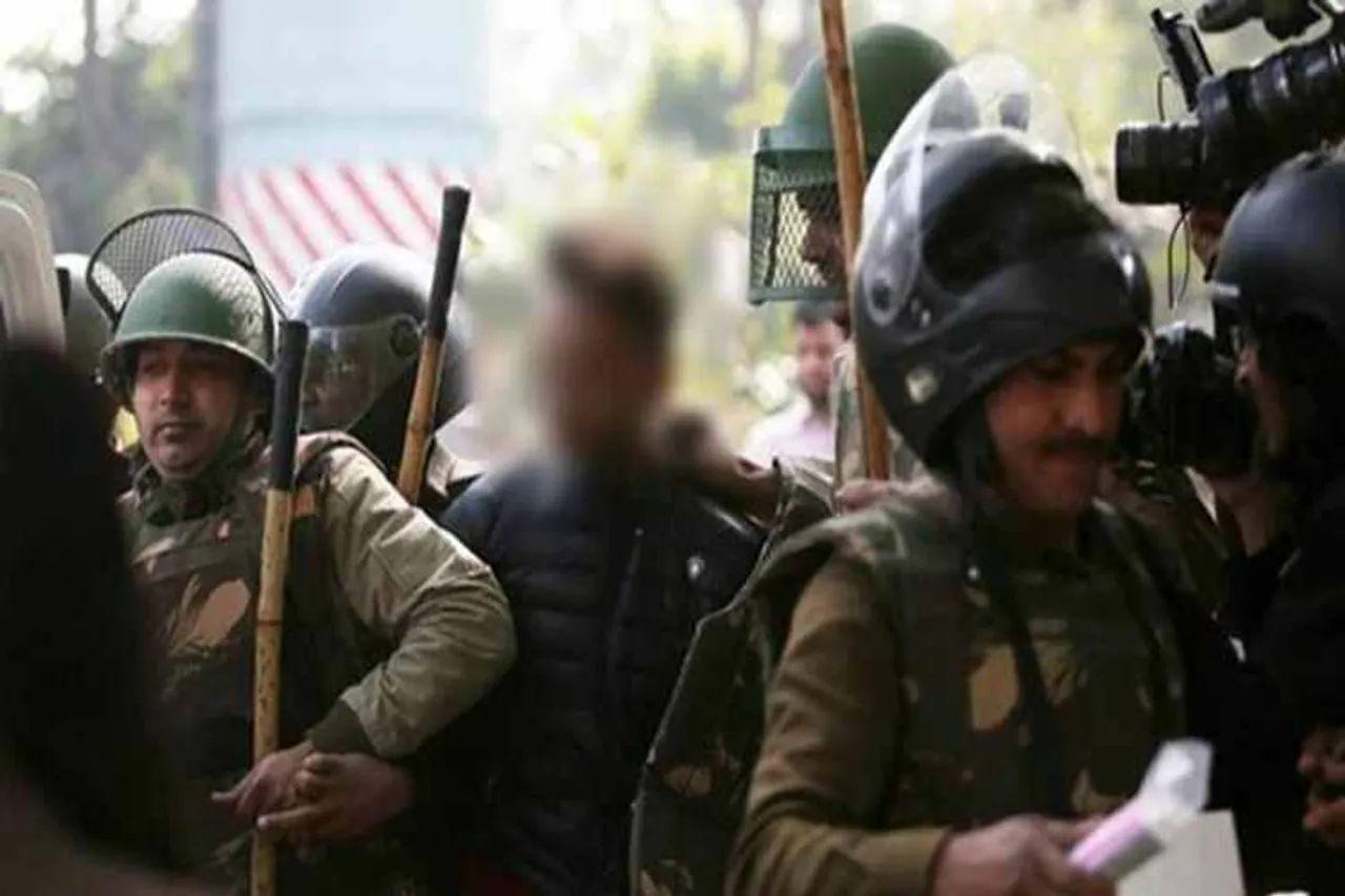 jamia protest shooting, jamia protest shooter facebook, jamia shooter facebook profile, jamia caa protest violence shooting, delhi jamia students shooting injured, delhi police city news