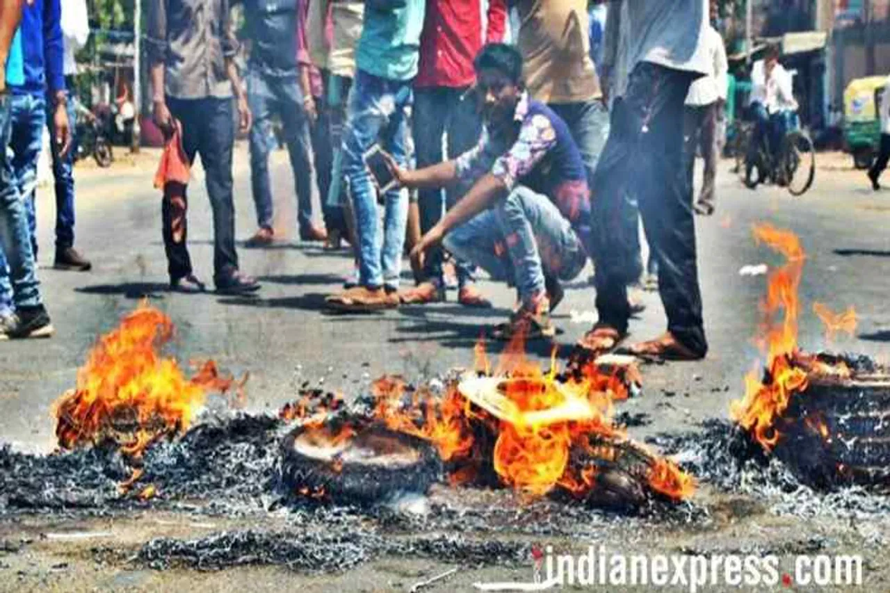 Supreme Court upholds SC & ST Amendment Act, எஸ்சி, எஸ்டி வன்கொடுமை தடுப்பு சட்டம், உச்ச நீதிமன்றம் தீர்ப்பு, SC & ST Amendment Act 2018, sc st act, முன் ஜாமீன் இல்லை, supreme court on sc st act, sc st atrocities act, sc verdict on sc st act, dalit atrocities