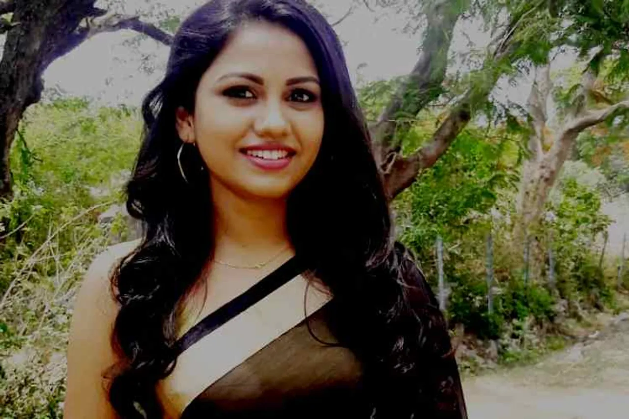 Manishajit fell suddenly at uyirie shooting, உயிரே சீரியல், மனிஷாஜித், மனிஷாஜித் கையில் முறிவு, manishajith, actress manishajith uyire serial pavi manishajith, manishajith hand Fracture, manishajith video