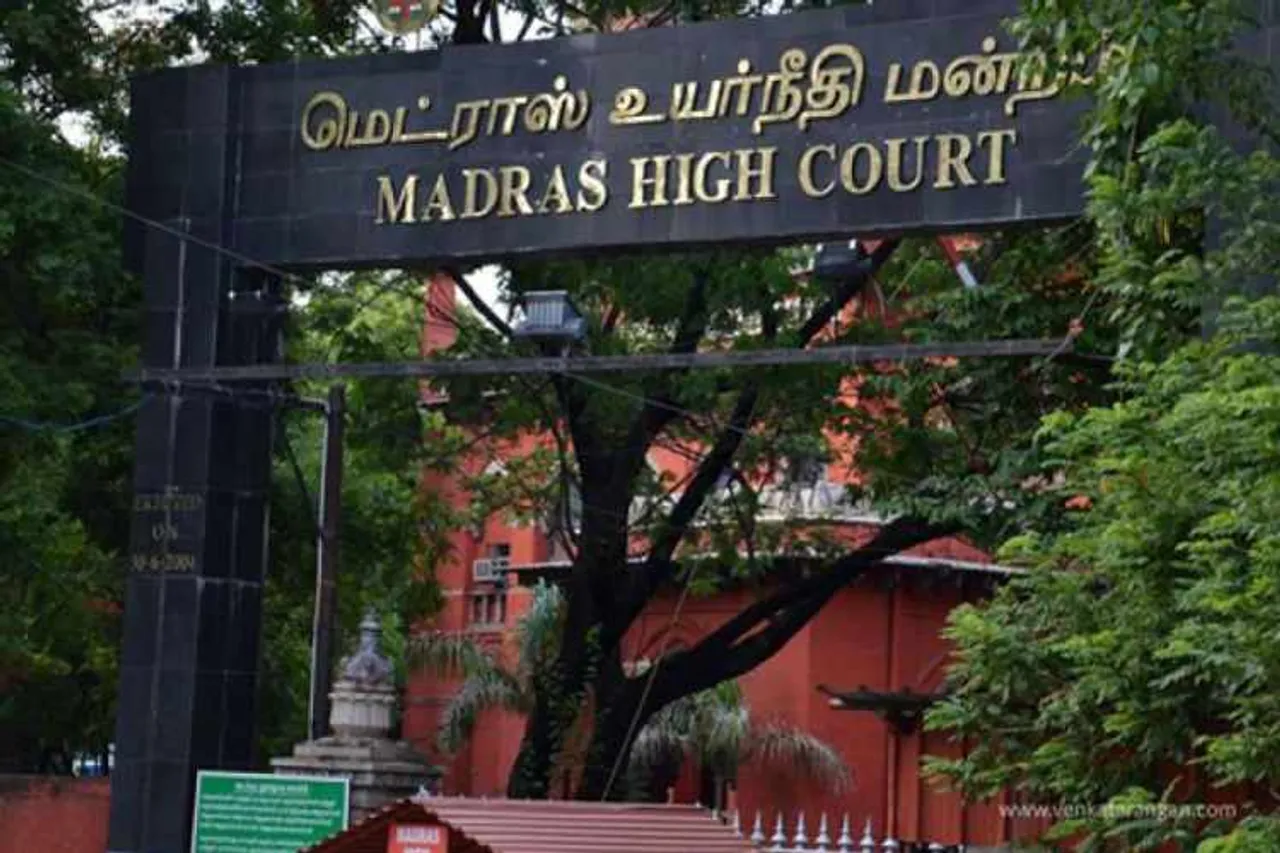 chennai chennai high court, light house, pattinappakkam, traffic control, chennai corportation, chennai police commissioner, loop road, judges, february