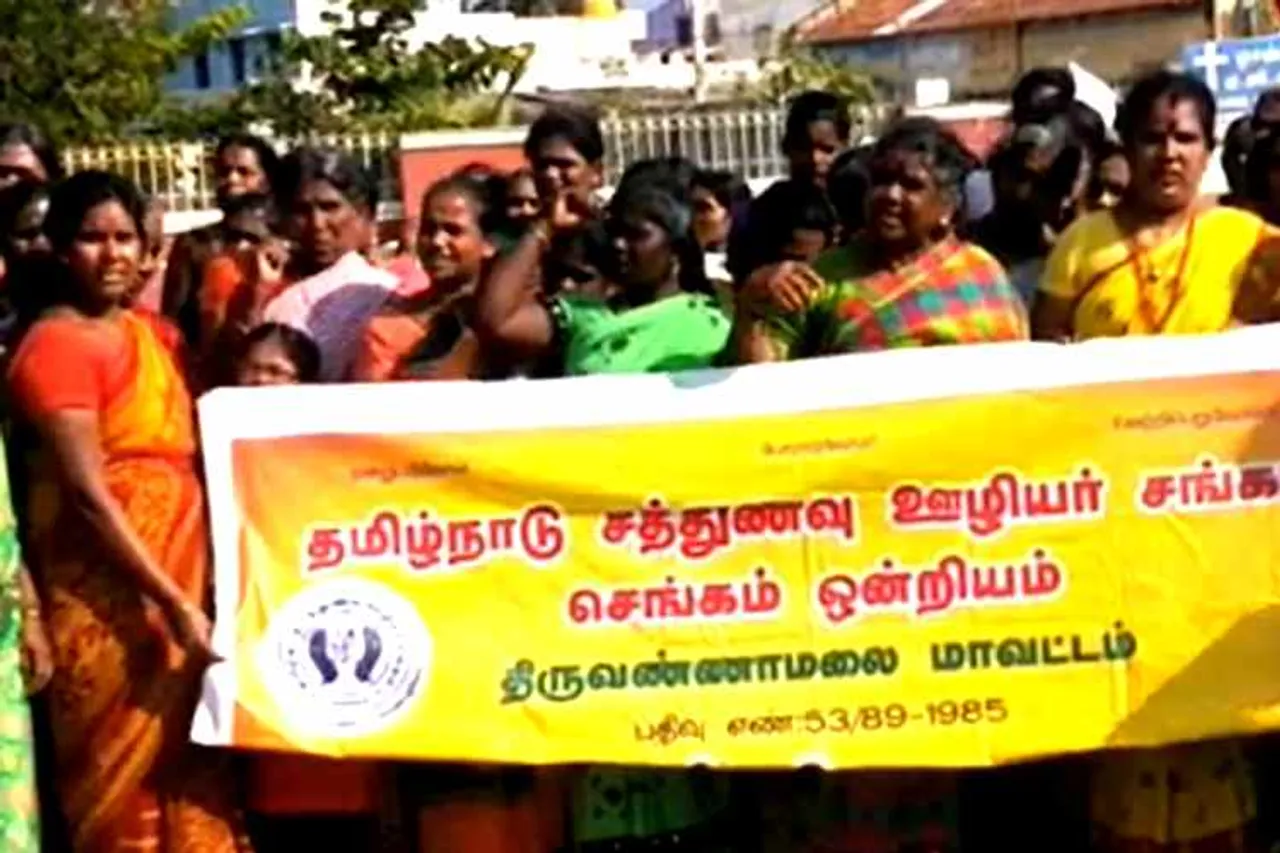 tamil nadu sathunavu staffs protest, tamil nadu sathunavu staffs association, தமிழ்நாடு, சத்துணவு ஊழியர்கள் சங்கம் போராட்டம், தொண்டு நிறுவனம் காலை சிற்றுண்டி வழங்குவதற்கு எதிர்ப்பு, tamil nadu sathunavu staffs, demand to stop ngo morning food plan,Atchaya patra, iskcon
