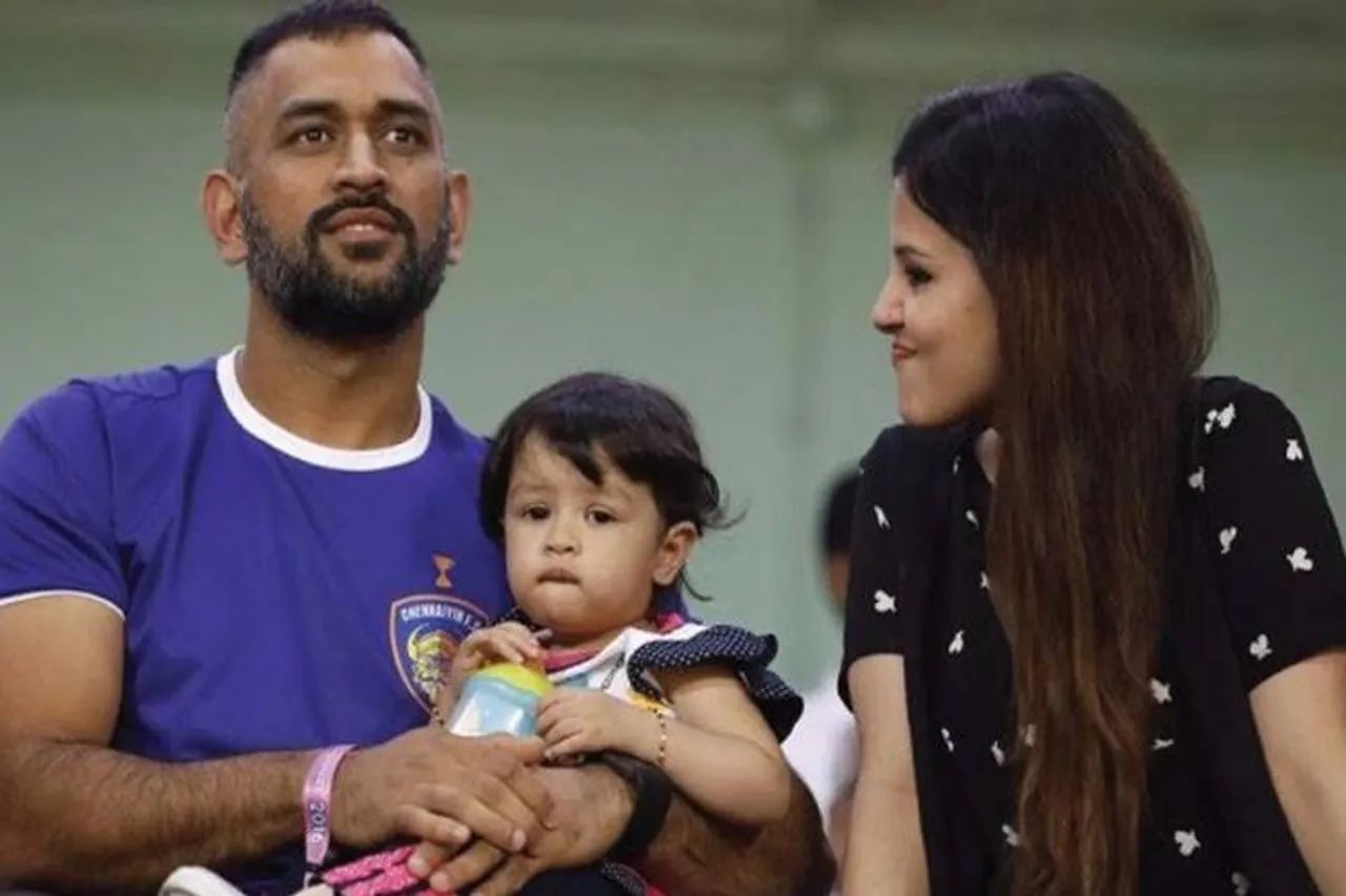 sakhsi dhoni blame media behalf of dhoni donating for covid 19 pandemic