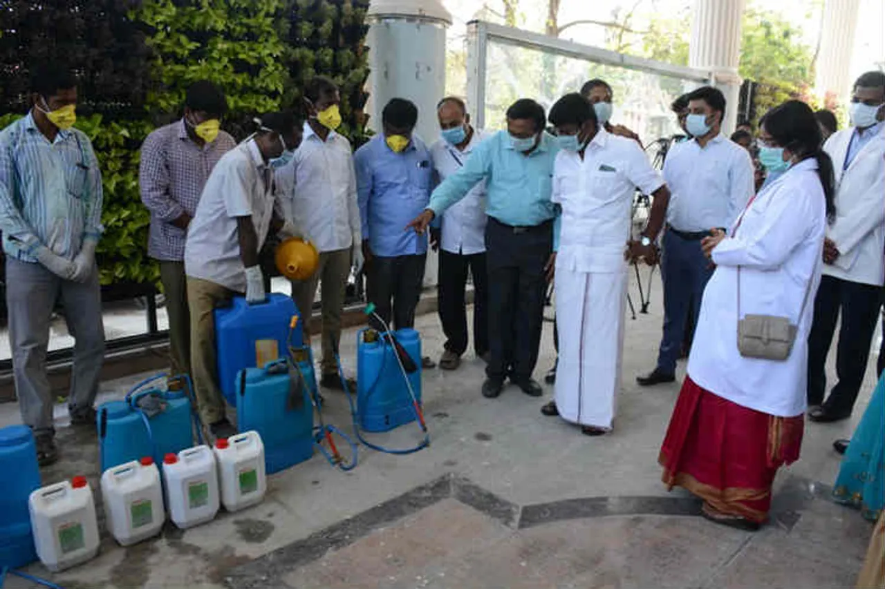ஆபத்தில் துணை நிற்பது பொது சுகாதாரத் துறையே: கொரோனா கூறும் பாடங்கள்