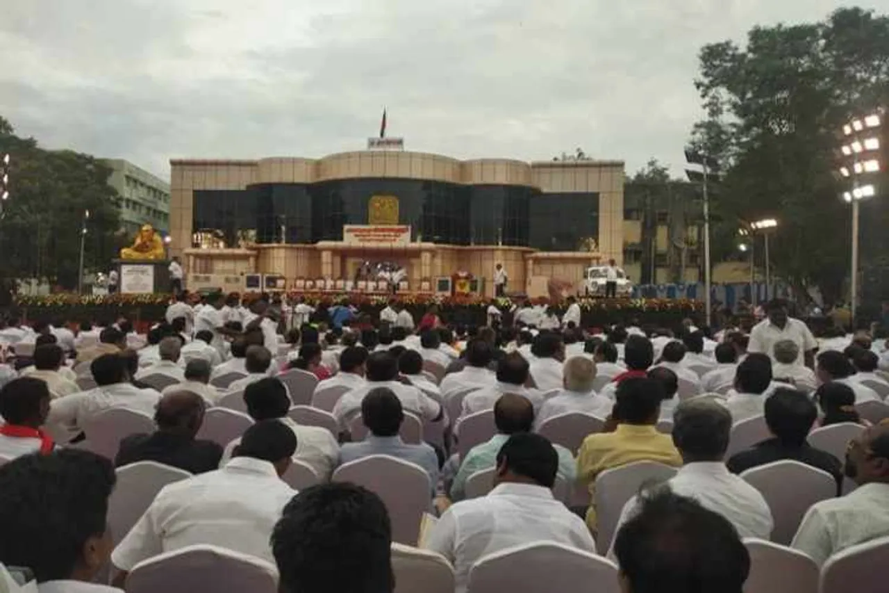 பிளஸ் 2 போதும், உடல் தகுதி முக்கியமில்லை - தமிழக காவல்துறையில் வேலை