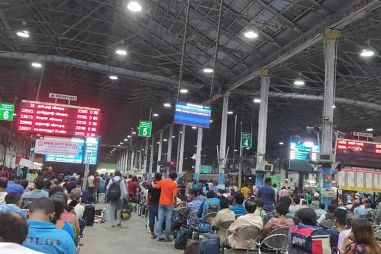 chennai railway station platform ticket increased, chennai central platform ticket increased, சென்னை செண்ட்ரல் பிளாட்பாரம் கட்டணம் உயர்வு, நடைமேடை கட்டணம் உயர்வு, பிளாட்பாரம் டிக்கெட் ரூ.50 ஆக உயர்வு, egmore platform ticket increased, tambaram platform ticket increased, railway station platform ticket increased rs 10 to rs 50, southern railway announced