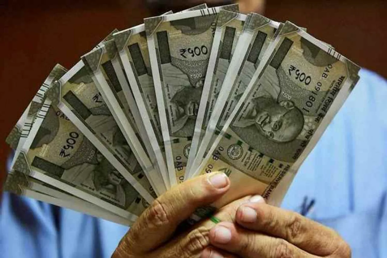 fixed deposit interest rates, sbi, hdfc bank, icici bank, punjab national bank, fd rates compared