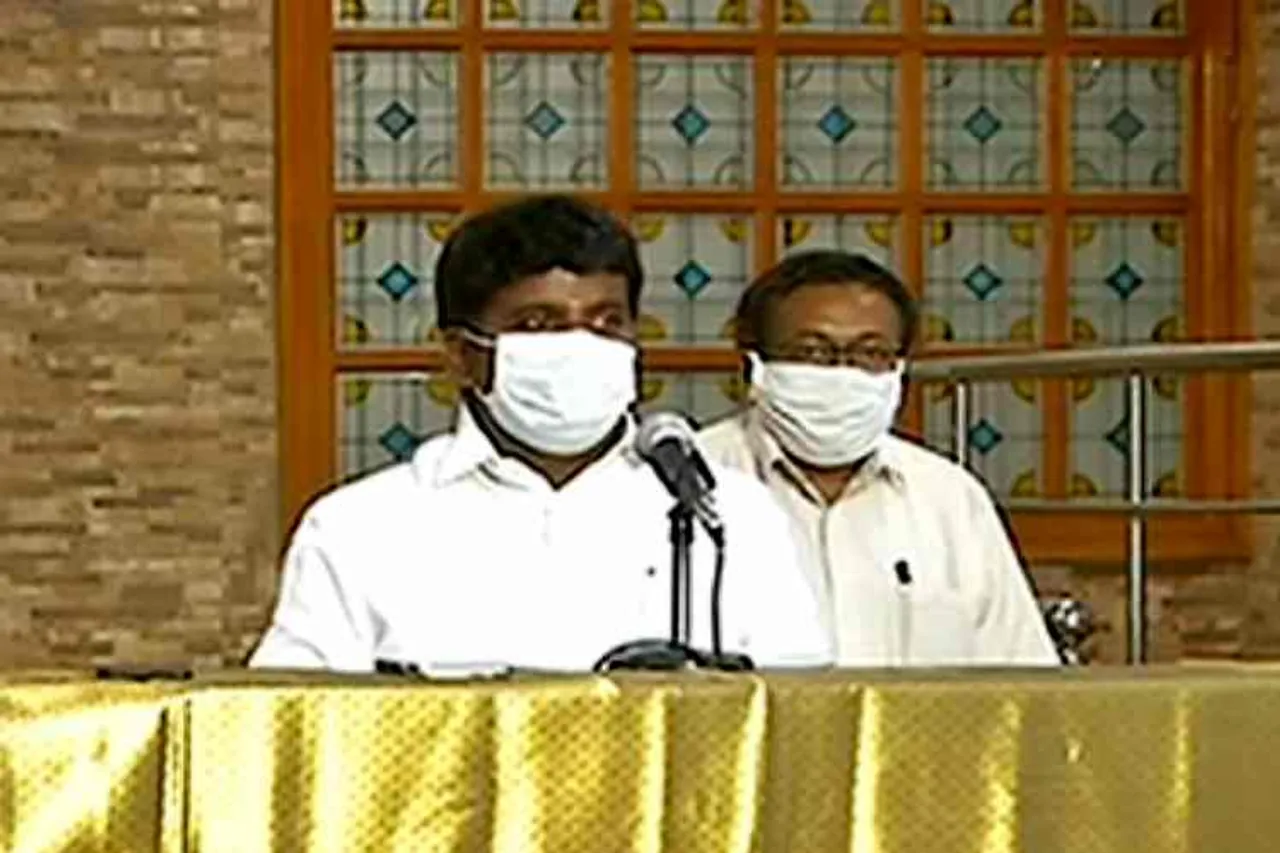 minister vijayabaskar press meet, vijayabaskar, vijayabaskar press meet on coronvirus update, அமைச்சர் விஜயபாஸ்கர் செய்தியாளர்கள் சந்திப்பு, கொரோனா வைரஸ், பீலா ராஜேஷ், கொரோனா வைரஸ் பாதிப்பு எண்ணிக்கை, தமிழ்நாடு, தமிழகத்தில் கொரோனா பாதிப்பு நிலவரம், tamil nadu coronavirus death rate, tamil nadu covid-19 death rate decreased, health secretary beela rajesh, latest coronavirus news, latest tamil nadu coronavirus news updates, tamil nadu corona virus news