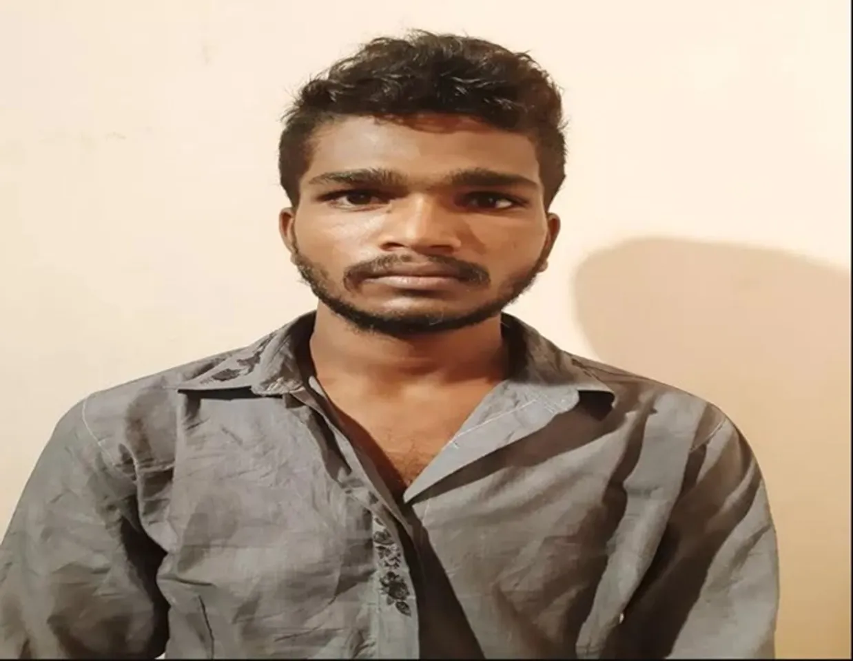 coronavirus young man lost job and tried to loot in ATM