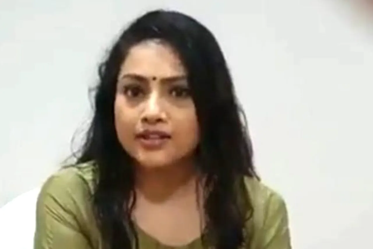 actress meena corona virus awareness video, மீனா, வைரல் வீடியோ, meena viral video, corona, coronavirus, கொரோனா வைரஸ், மீனா வேண்டுகோள், actress meena appeal to public, meena video goes viral, lock down india