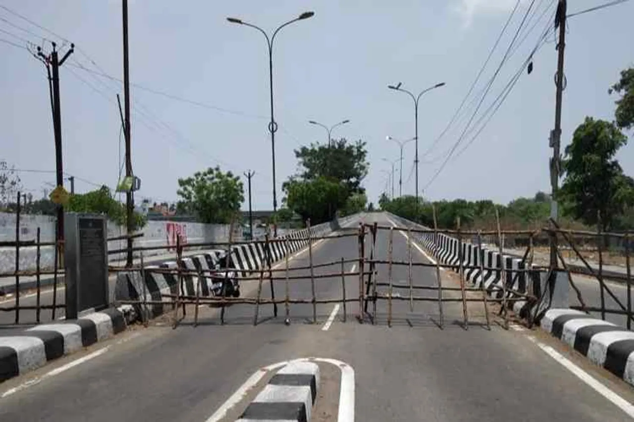 traffic ramaswamy plea to remove barricade, plea to remove barricade from non coronavirus affected area, chennai high court order to tamil nadu government to answer, கொரோனா வைரஸ், தடுப்புகளை அகற்றக் கோரி வழக்கு, டிராஃபிக் ராமசாமி, சென்னை உயர் நீதிமன்றம், தமிழக அரசு, chennai high court news, tamil nadu news, latest tamil news, tamil nadu latest news, chennai high court news, coronavirus, lock down, barricade, covid-19