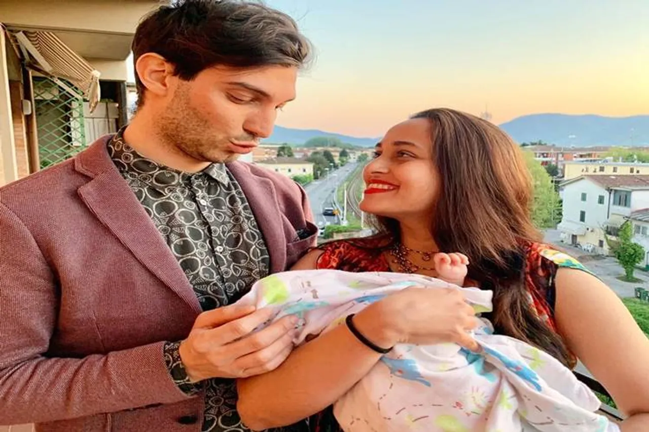 Singer Shweta Pandit blessed with baby girl