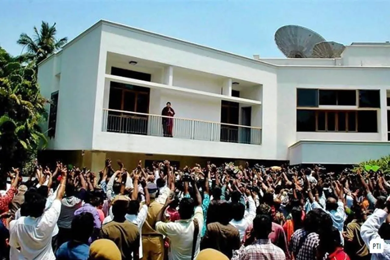 vedha illam, vedha illam memorial, former cm jayalalithaa, j jayalalithaa, tn government, வேதா இல்லம், போயஸ் கார்டன், நினைவில்லமாக்க தமிழக அரசு அவசர சட்டம், news in tamil, latest tamil news, news