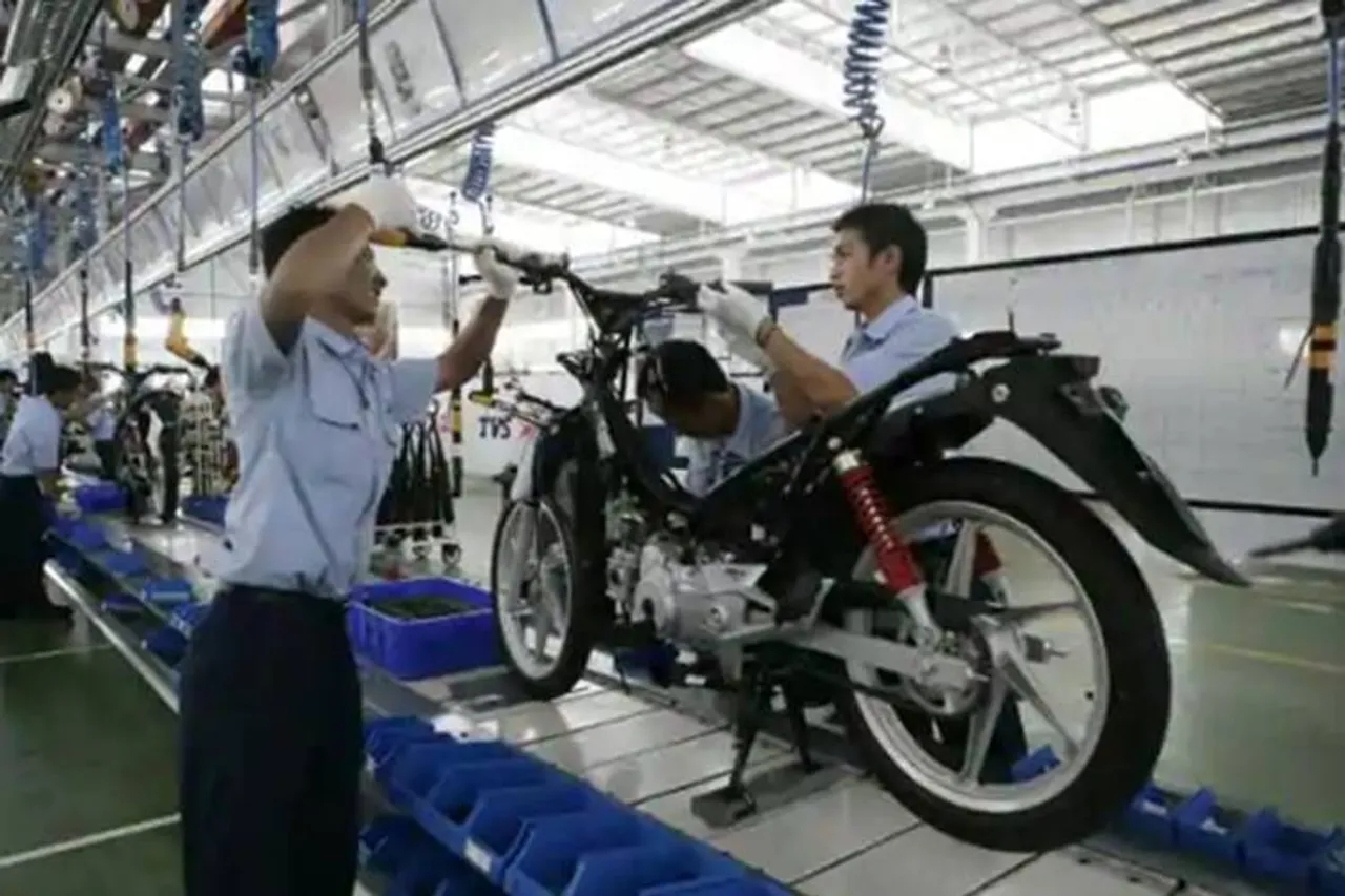 TVS Motor Company,TVS salary cuts,TVS pay cut,TVS Motor Company salary, டிவிஎஸ் நிறுவனம், வணிக செய்திகள், டிவிஎஸ் ஆட்குறைப்பு,