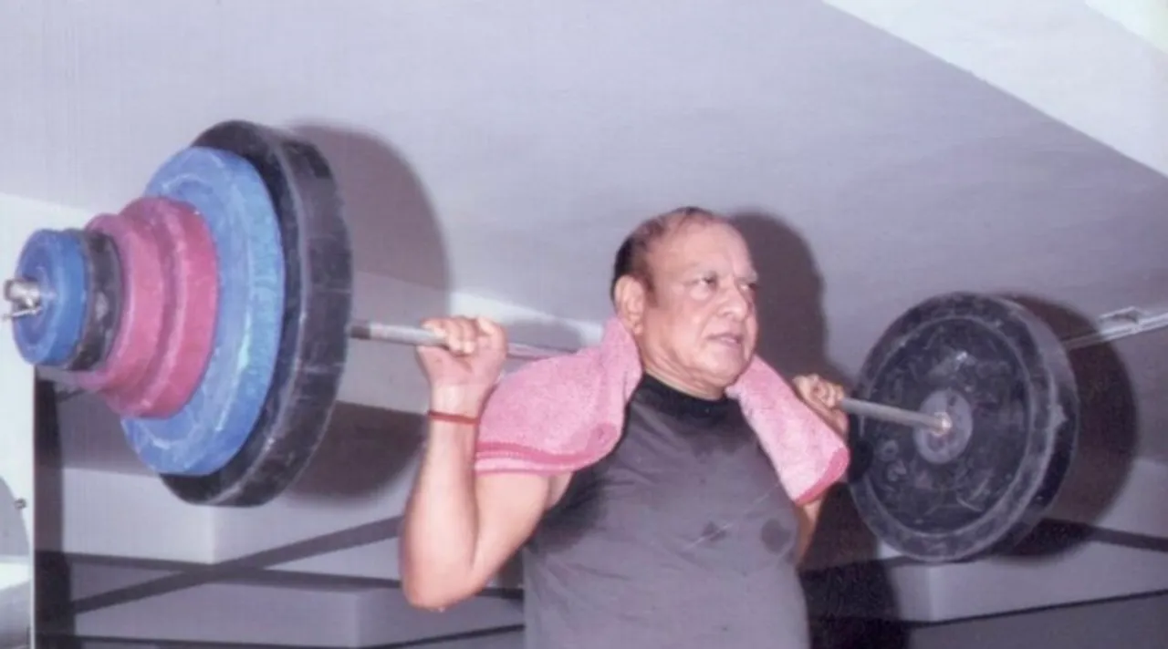 இவருக்கு 80 வயதா? வைரலாகும் குஜராத் முன்னாள் முதல்வர் ”வொர்க் அவுட்” போட்டோக்கள்!