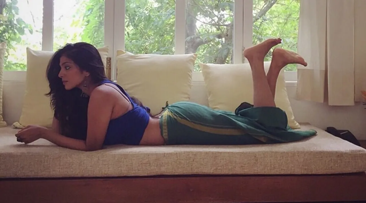 Trending viral photos of Malavika Mohanan in Veshti