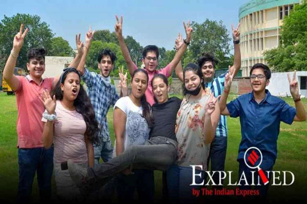 சிபிஎஸ்இ: 10, 12-ம் வகுப்புகள் இடையே மதிப்பெண் மாறுபாடு ஏன்?