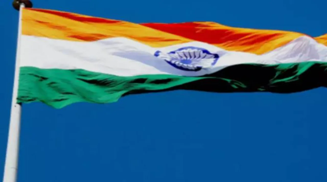 திமுகவை விஞ்சிய தமிழக காங்கிரஸ் - 150 அடி உயரத்தில் பறந்த தேசியக் கொடி